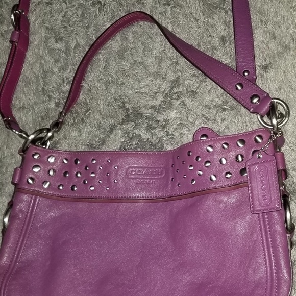 Coach Zoe studded plum purple silver convertible straps shoulder hobo bag - Picture 3 of 5